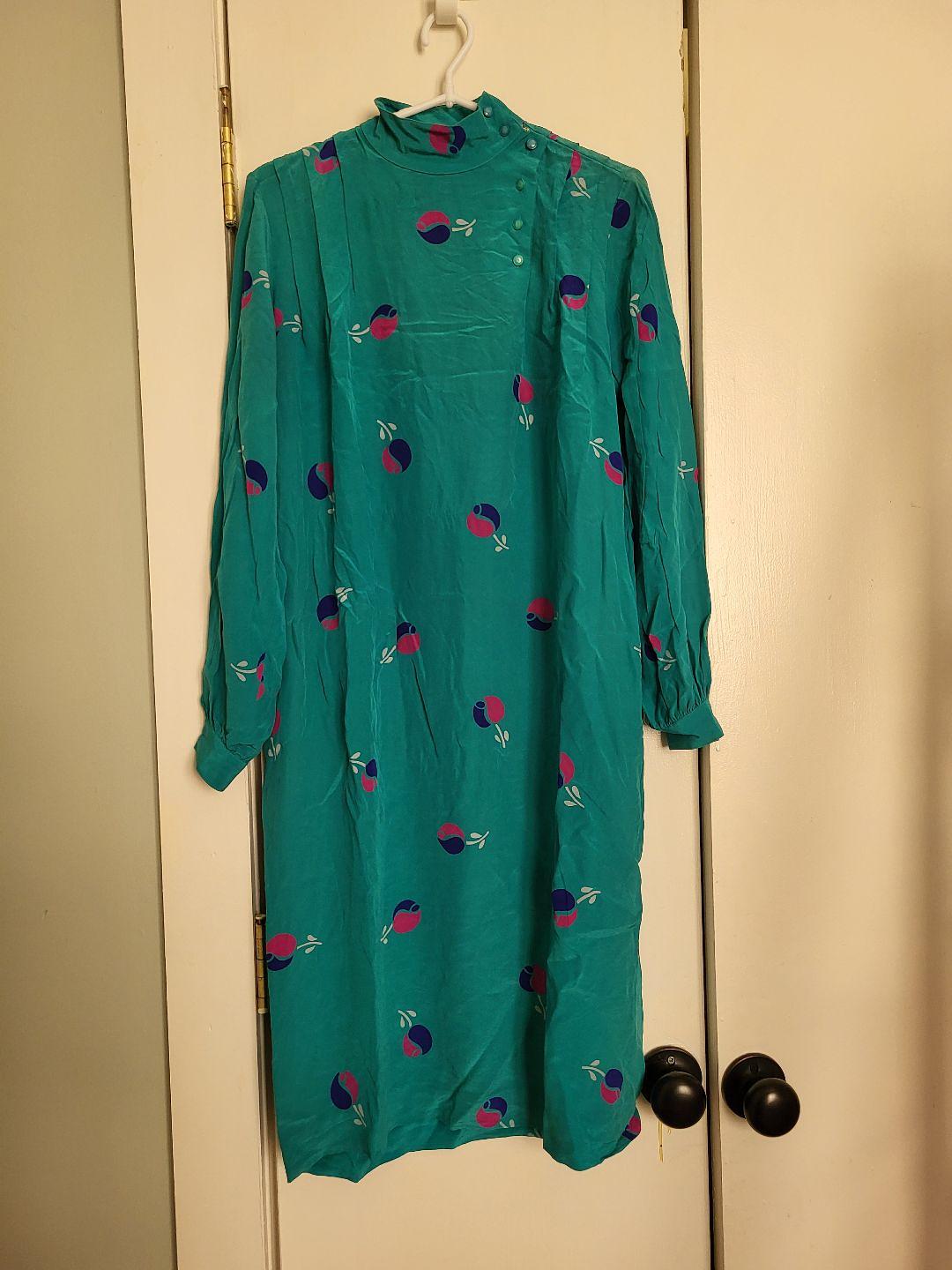 Liz Claiborne - Liz Claiborne silk dress - Lucky Sweater