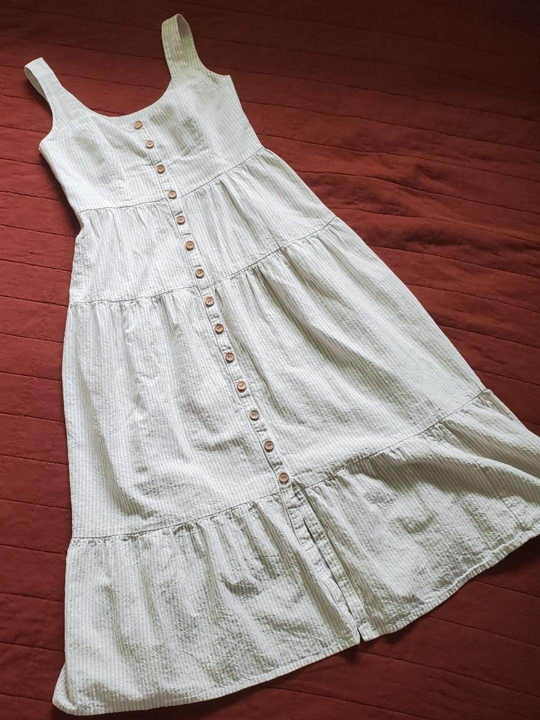 Chalk and Notch - Linen Shay dress - Lucky Sweater
