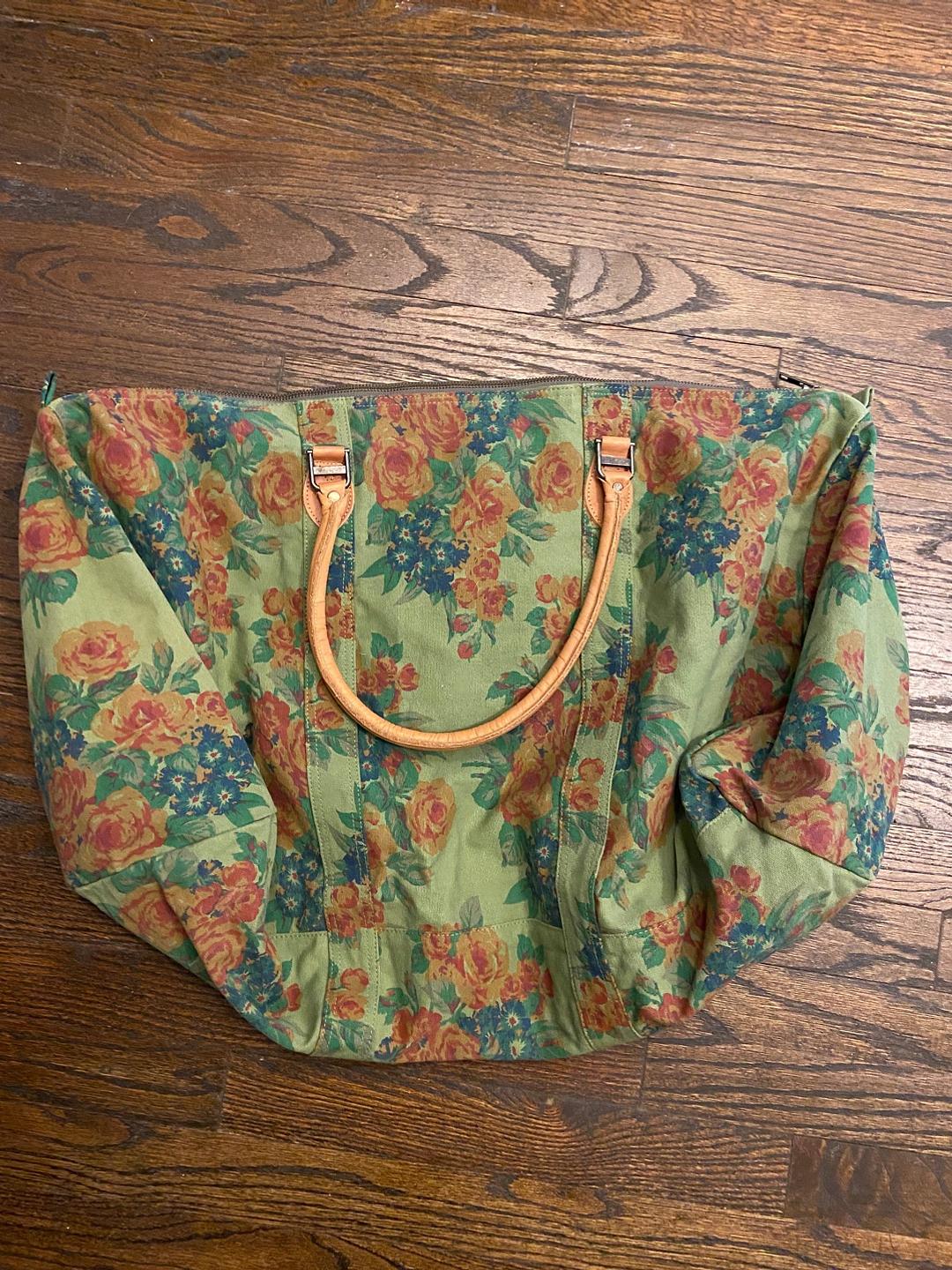 Gap - Floral Duffel Bag - Lucky Sweater