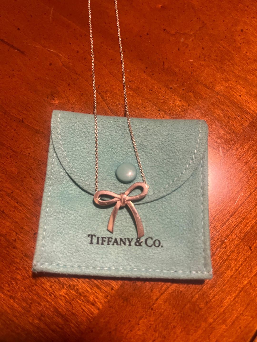 Tiffany & Co Bow online Necklace