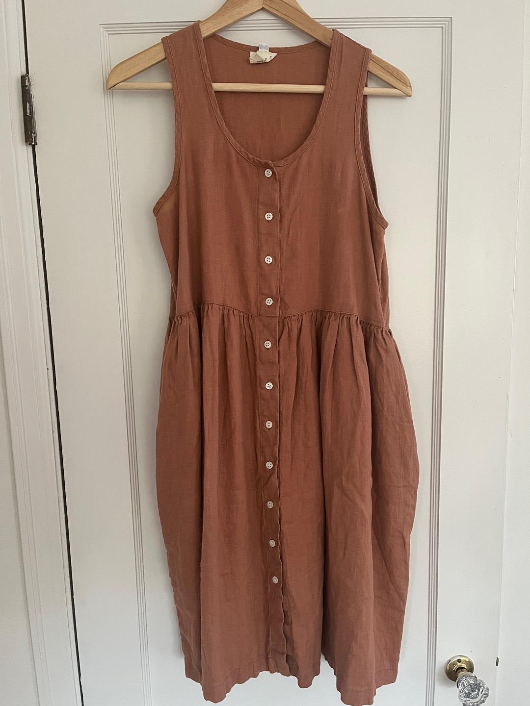 Beaton Linen - Sleeveless Gathered Dress - Lucky Sweater